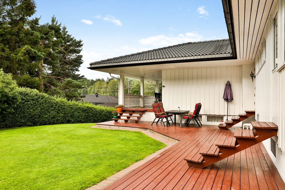 Terrasse/hage med svært gode solforhold! Galleribilde