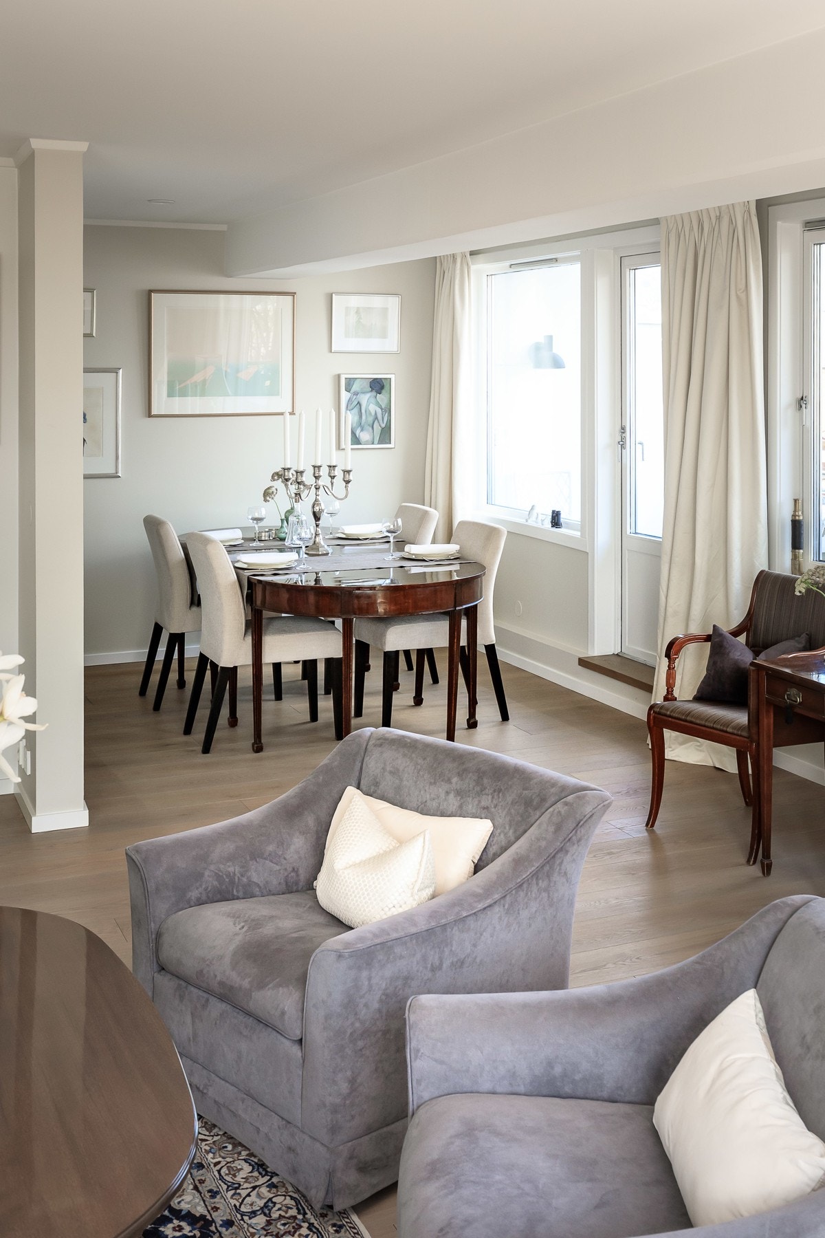 Romslig plass til spisestue Galleribilde