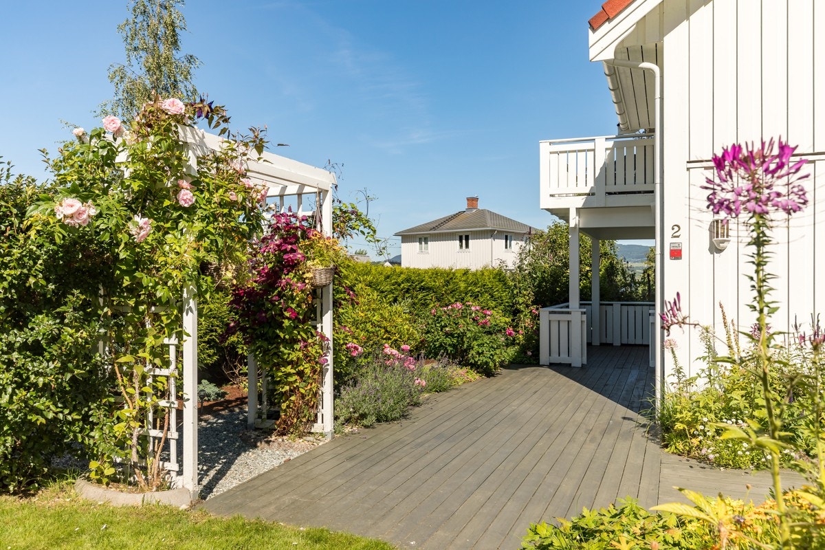 Her kan man finne sol og skygge etter ønske hele dagen, helt til solen går ned. Galleribilde