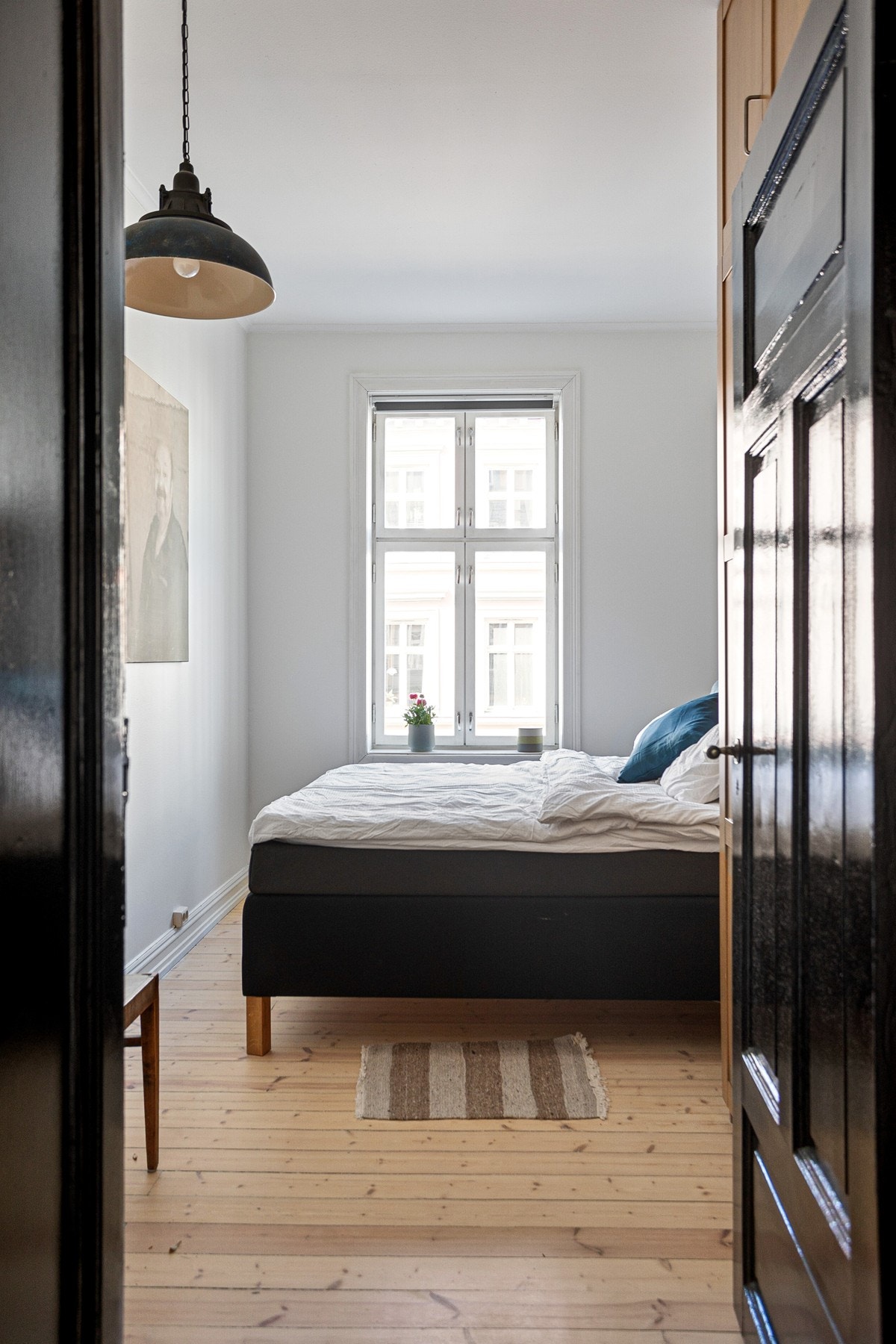 Romslig soverom. Galleribilde