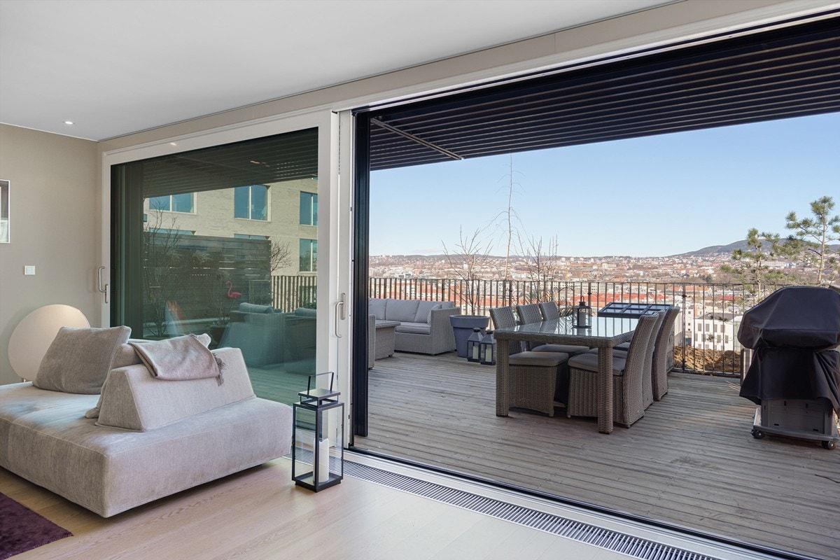 Det er enkelt å forestille seg sene sommerkvelder i godt selskap ute på terrassen. Galleribilde