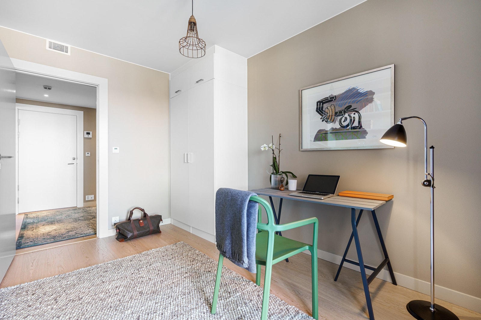 Det tredje soverommet passer utmerket som et dedikert kontor eller hobbyrom. Galleribilde