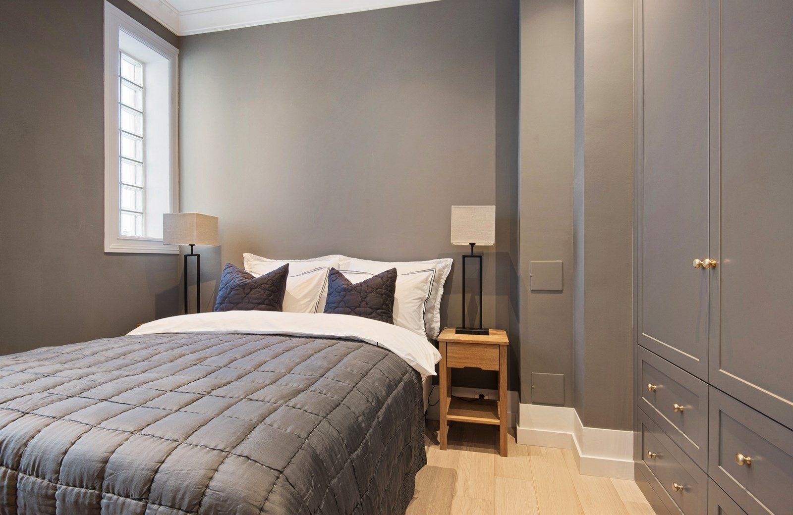 Innebygget garderobeløsning også på soverom 2. Galleribilde