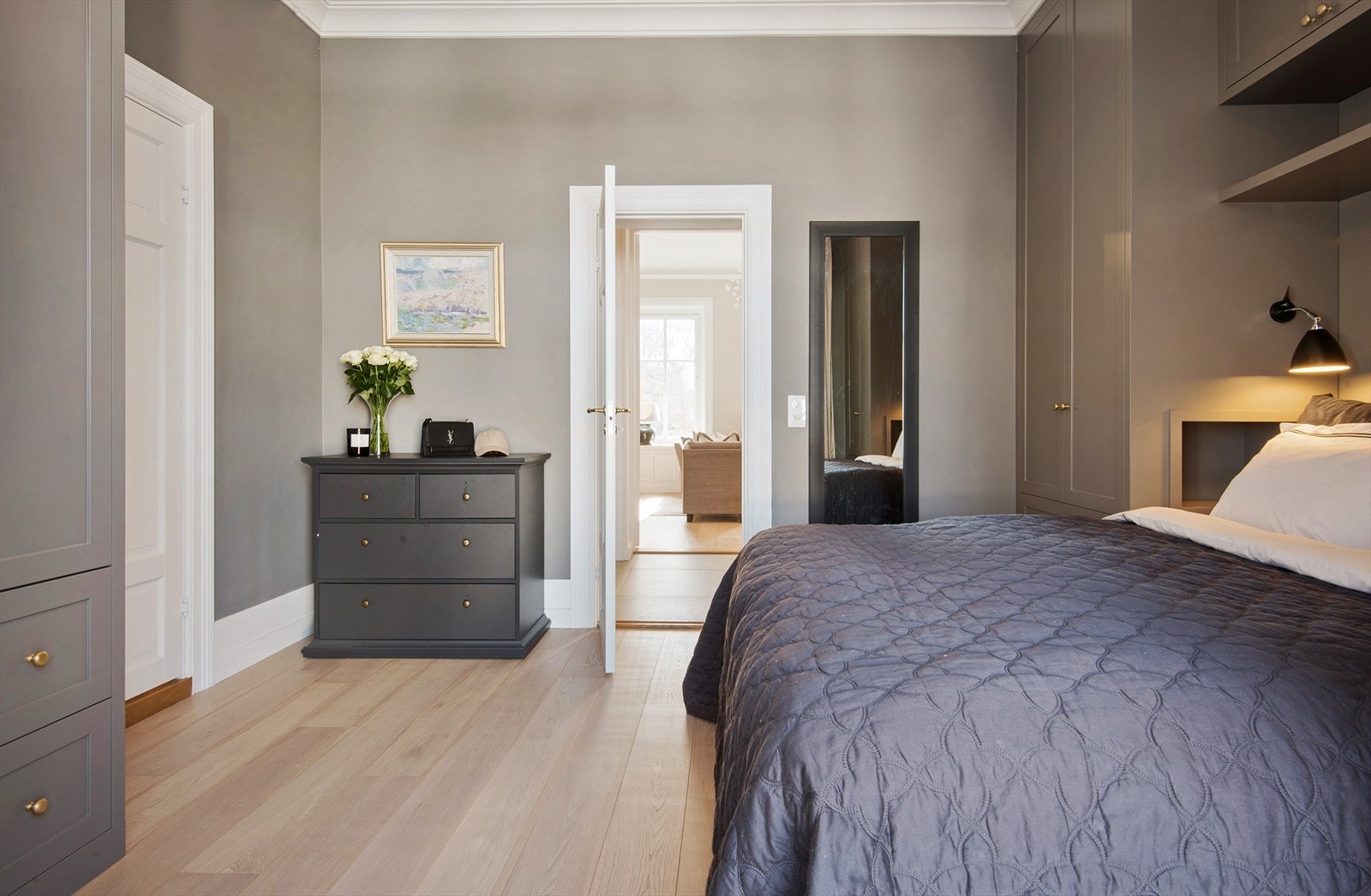 Adkomst til entré og stue fra hovedsoverom Galleribilde