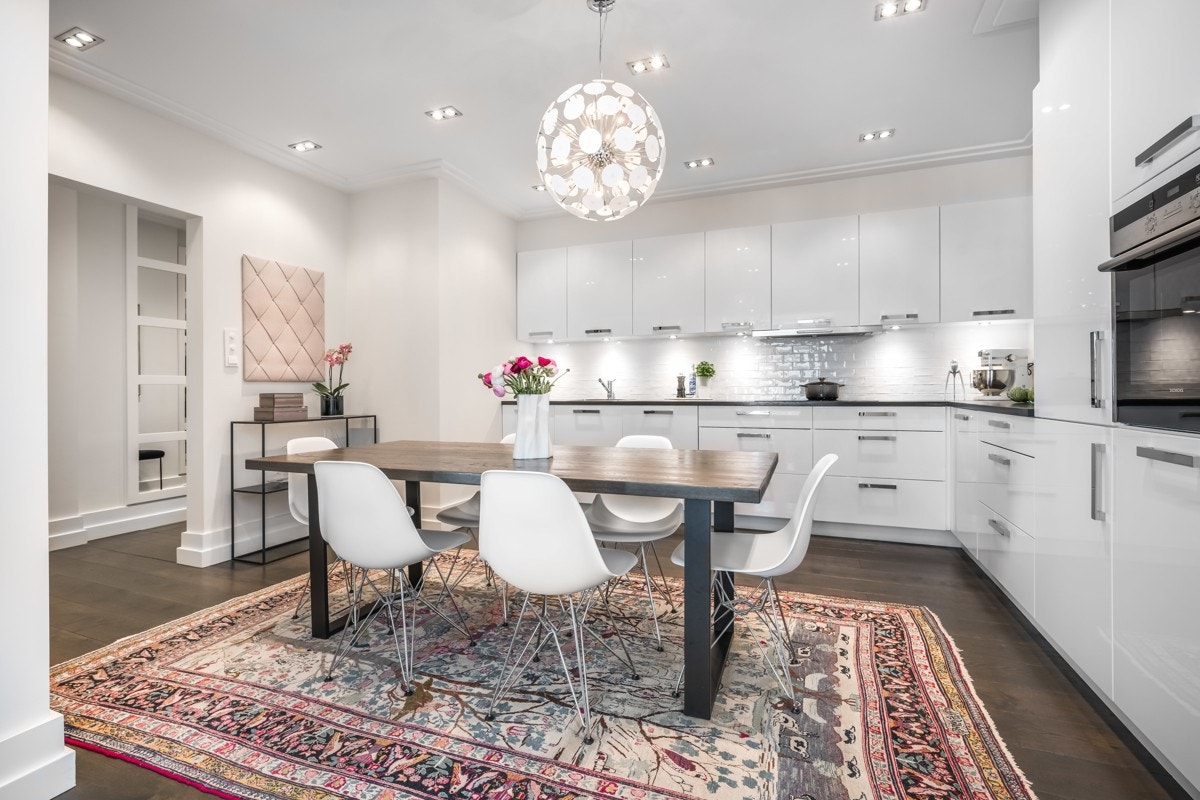 Spisekjøkken med åpen løsning Galleribilde