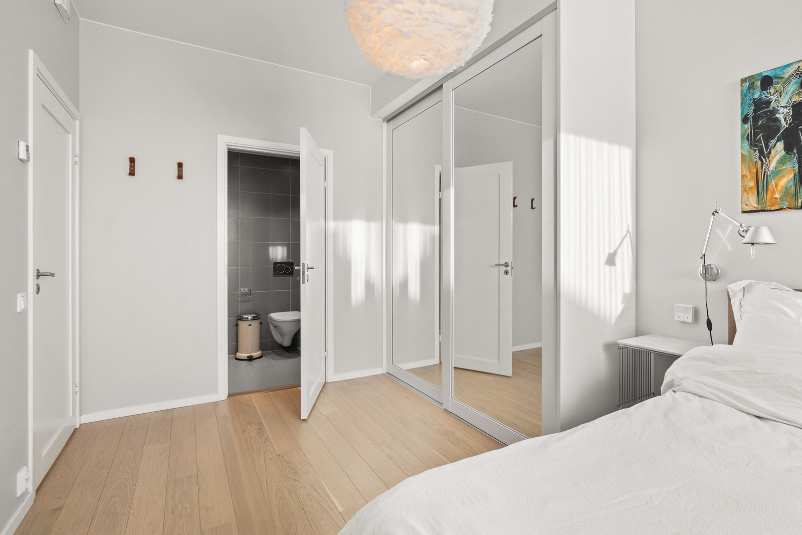 Soverom 1 med eget tilliggende bad Galleribilde