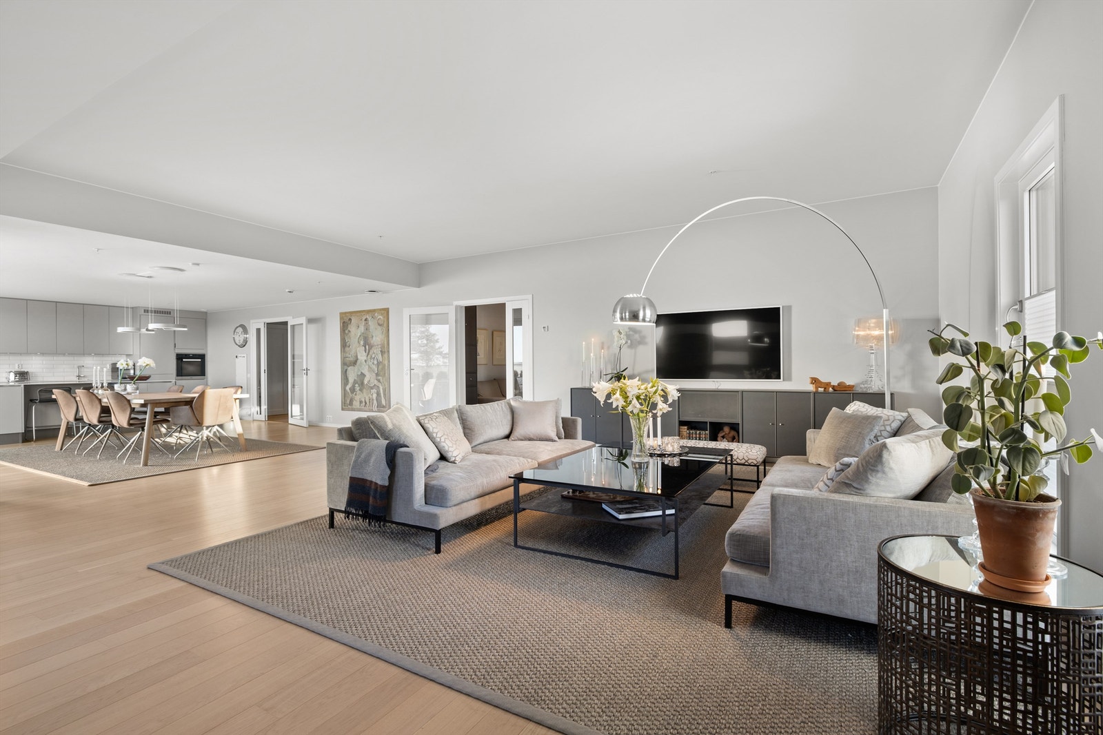 Stor stue og spisestue Galleribilde