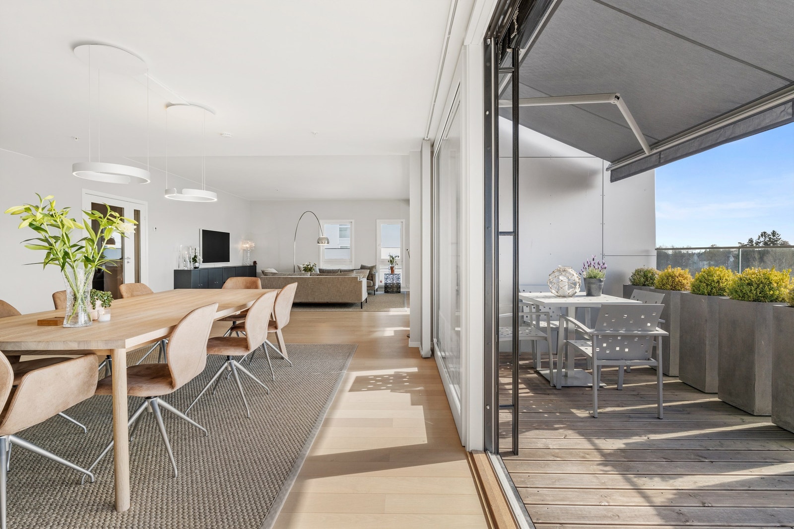 Stor skyvedør til balkongen Galleribilde