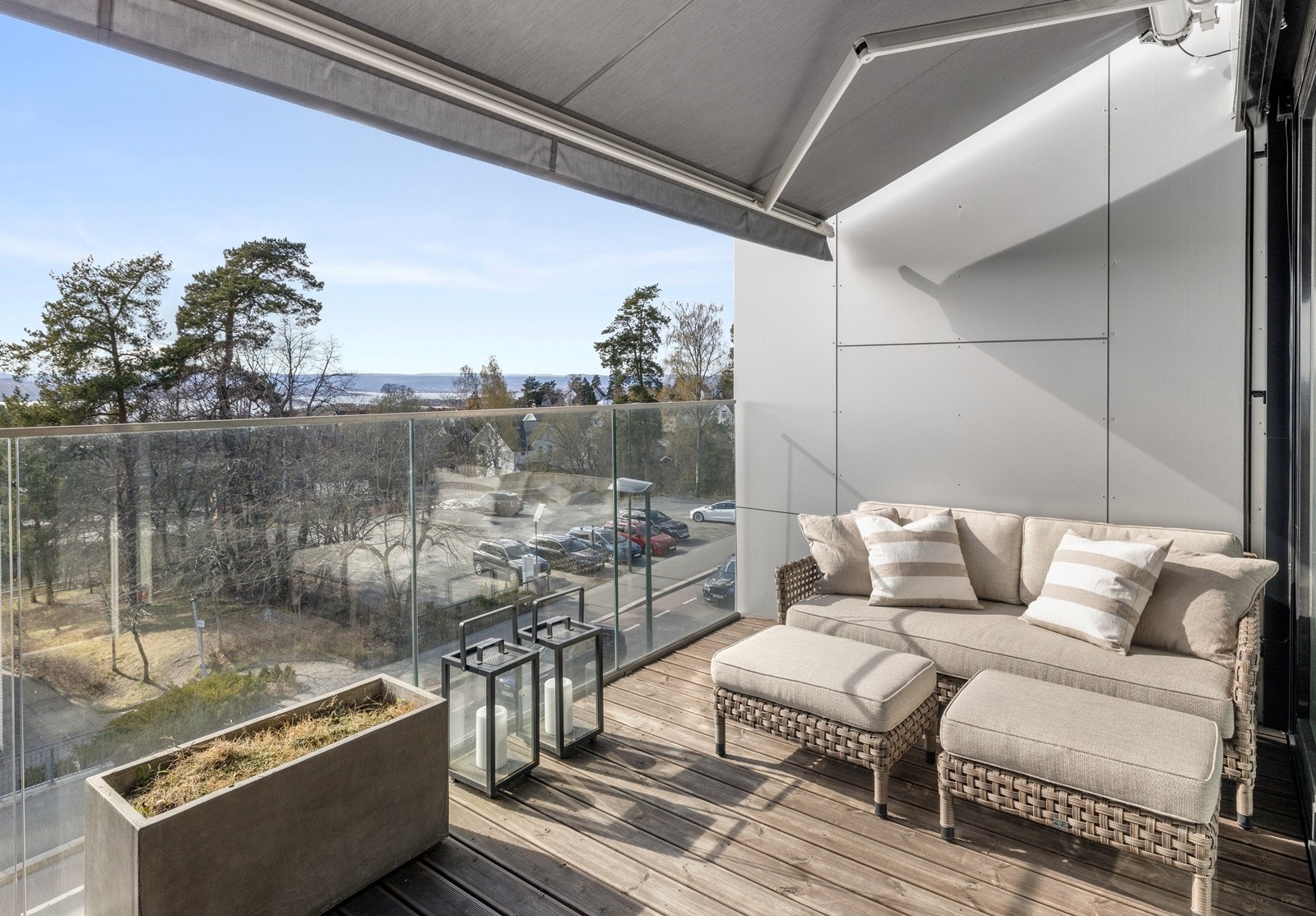 Vestvendt og solrik balkong på ca. 16,4 kvm Galleribilde