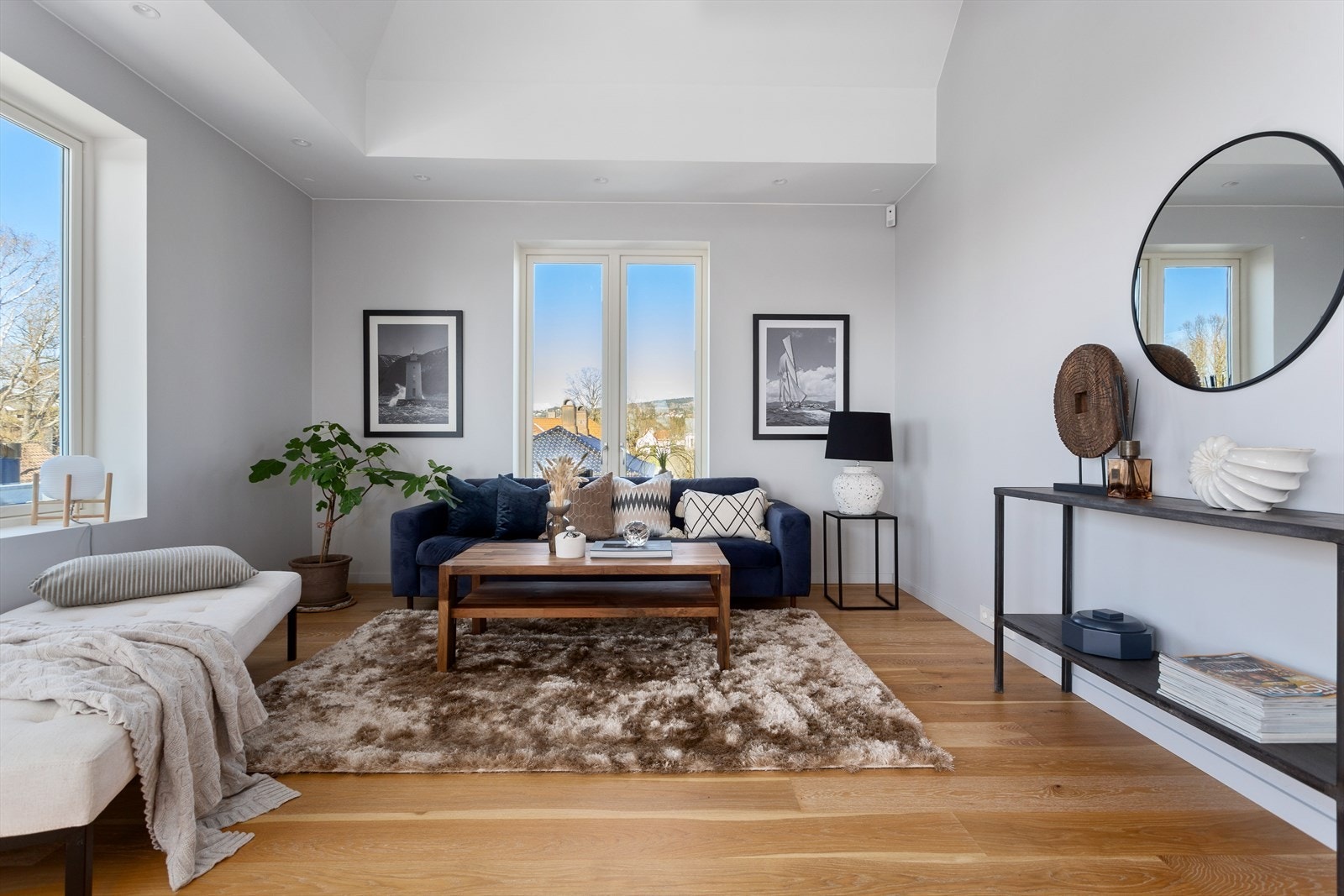 Meget påkostet leilighet med eksklusive materialvalg og tekniske innretninger. Det er vannbåren gulvvarme tilknyttet varmepumpe. Galleribilde