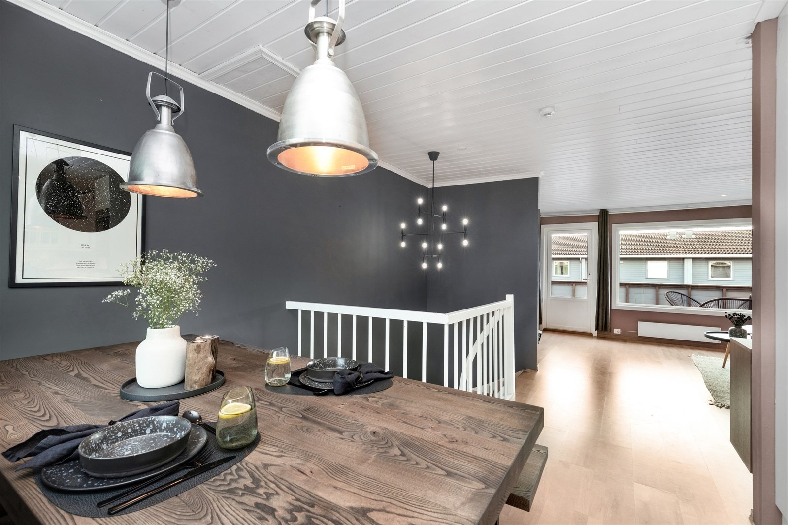 Den åpne løsningen gir en meget god romfølelse Galleribilde