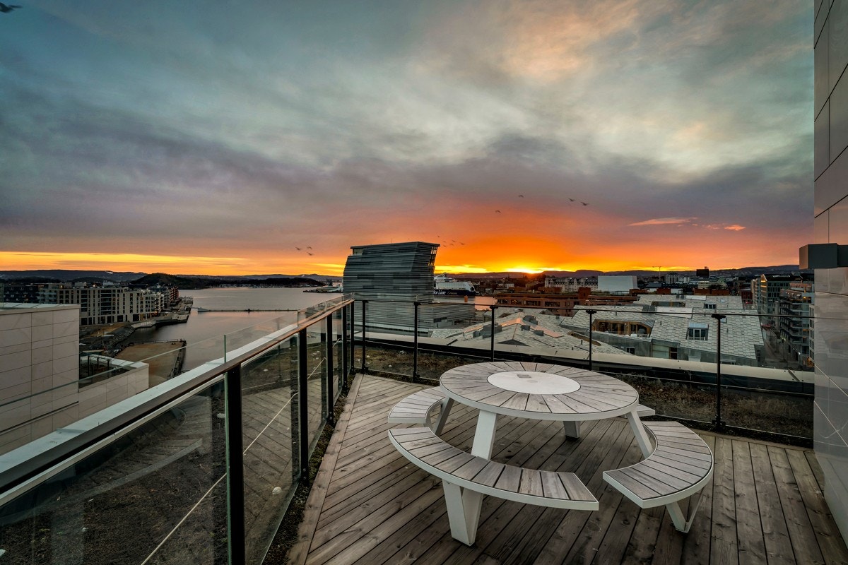 Kveldsbilde fra felles takterrasse. Galleribilde