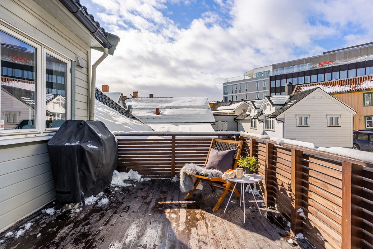 Solrik veranda, skjermet for trafikkstøy!