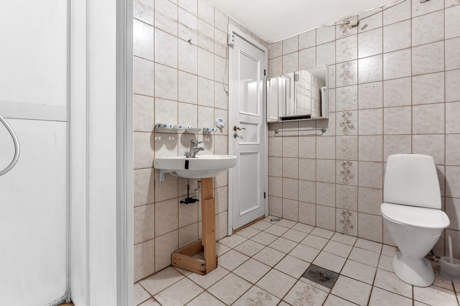 Bad/wc i andre plan Galleribilde