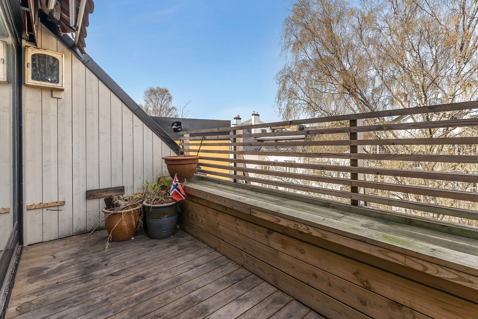 God plass til møblement, grill m.m Galleribilde