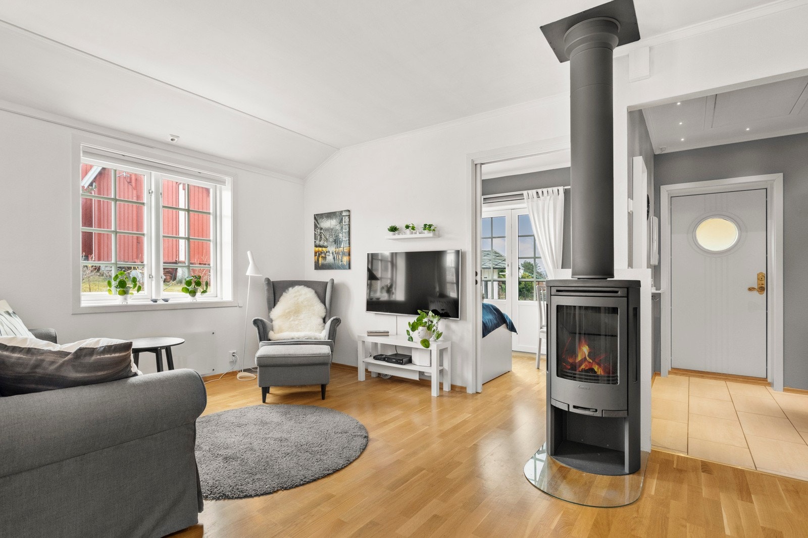 Samsolgt by DNB Eiendom har gleden av å presentere Dr Sands Veg 1E! En lys og flott 3-roms selveierleilighet med fantastisk beliggenhet "på toppen av" Kvilhaugen/Tyholt. Galleribilde