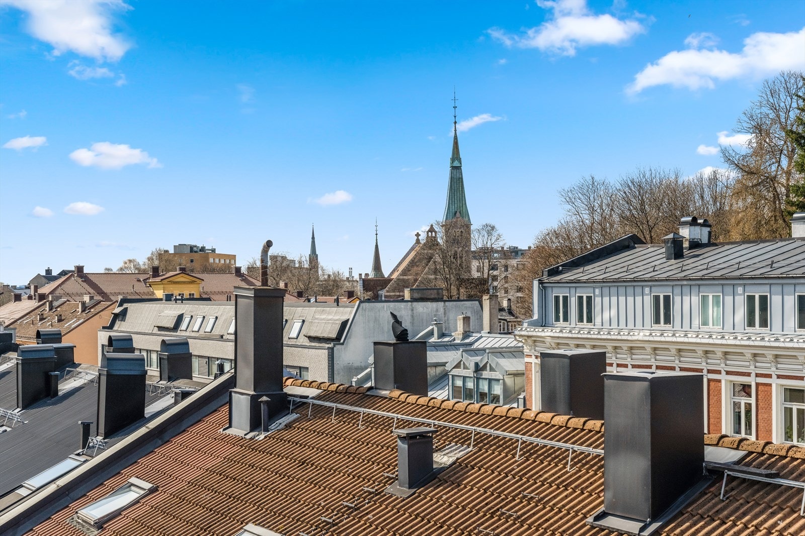 Flott utsyn fra takterrasse! Galleribilde