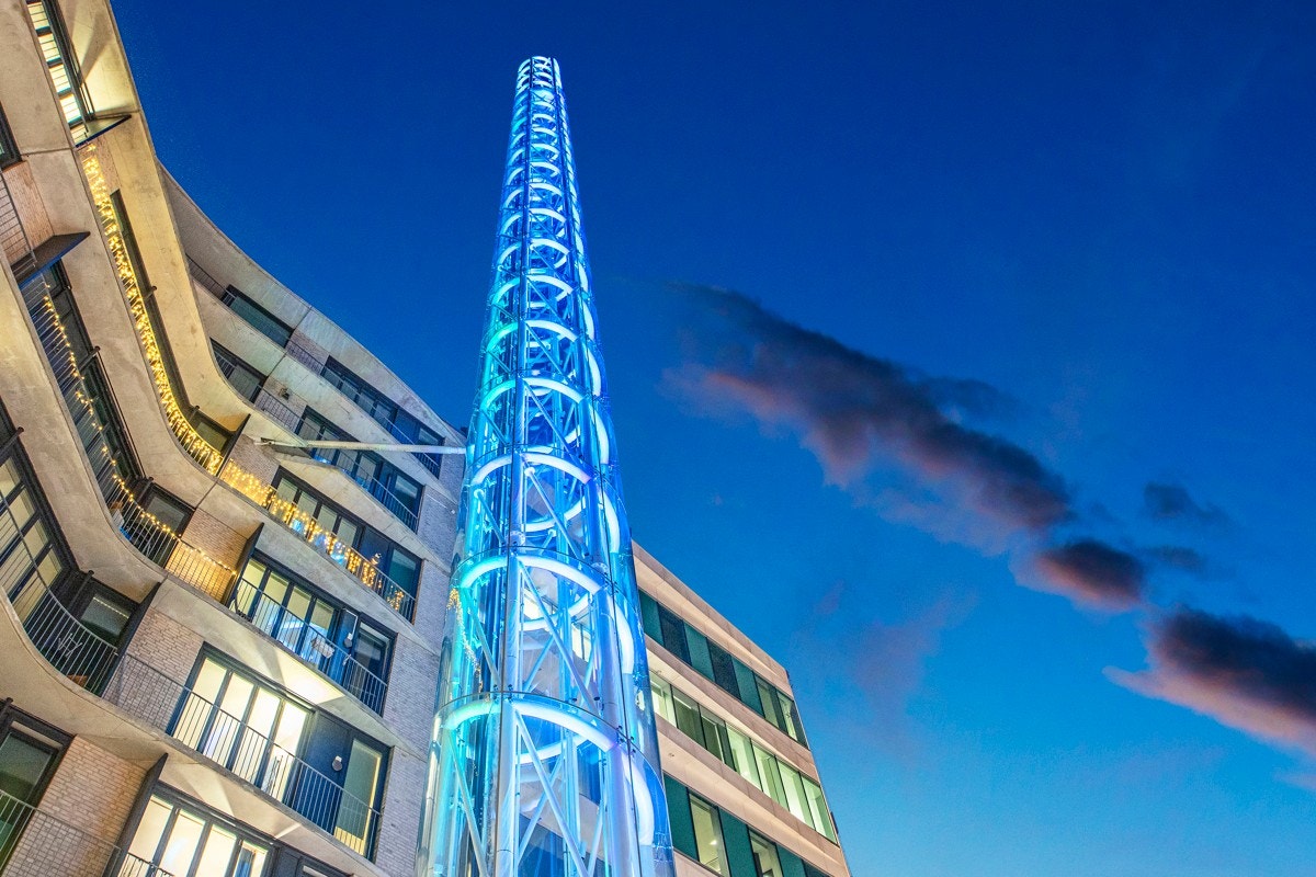 På Albert Nordengens Plass står utsiktstårnet Tjuvtitten, 83 meter høyt og tilgjengelig for publikum i sommersesongen ved en heis opp til 54 meter over havnivået. Galleribilde