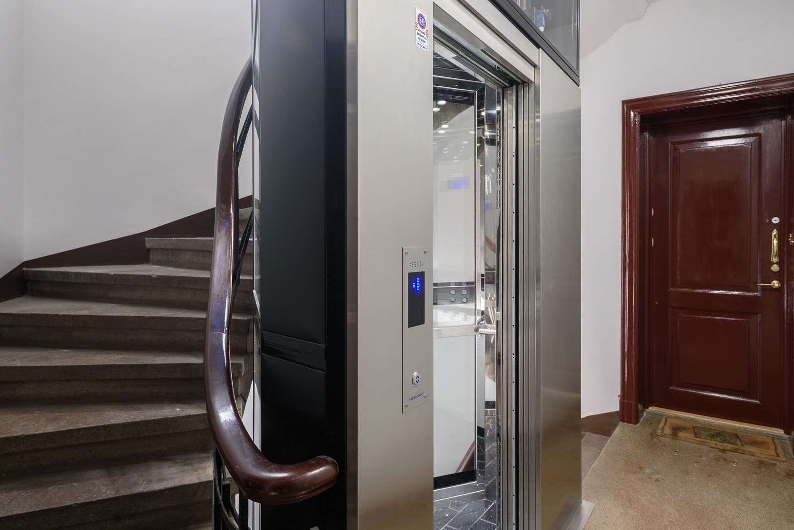 Det er heis i bygget Galleribilde