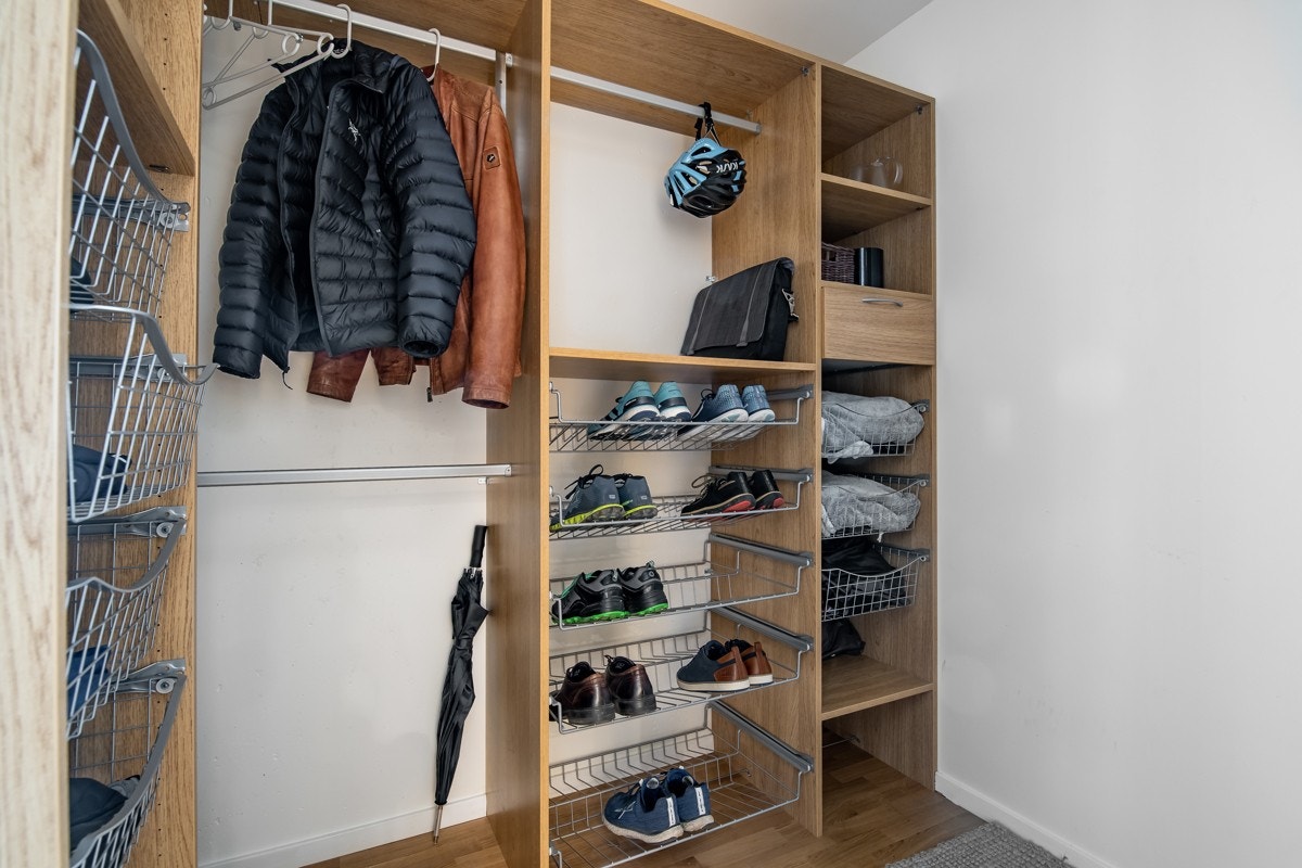 Praktisk garderobeløsning i entré. Galleribilde