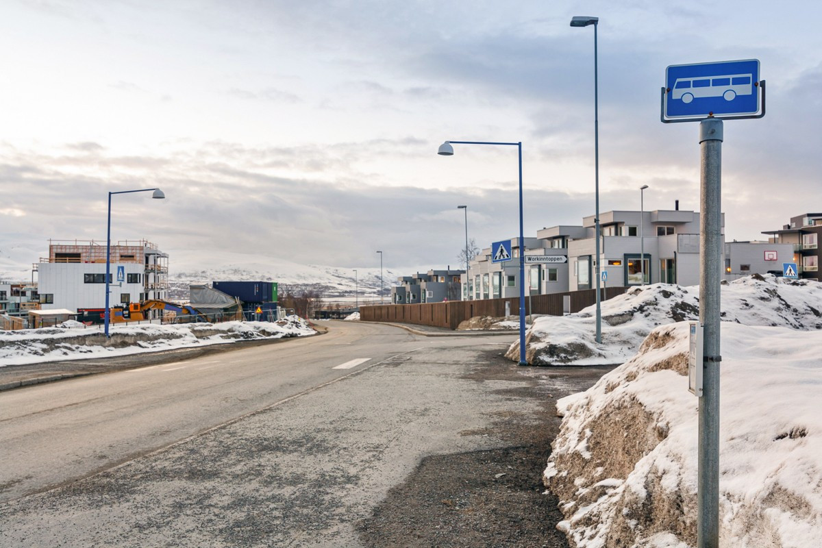 I nærheten finner du gode bussforbindelser som tar deg over hele Tromsøya med hyppige avganger i timen!