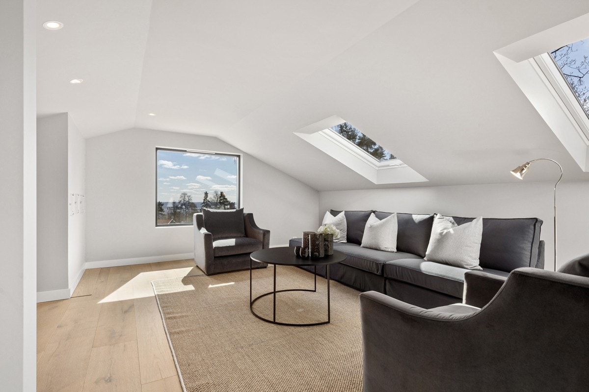 Loftsstue. Galleribilde