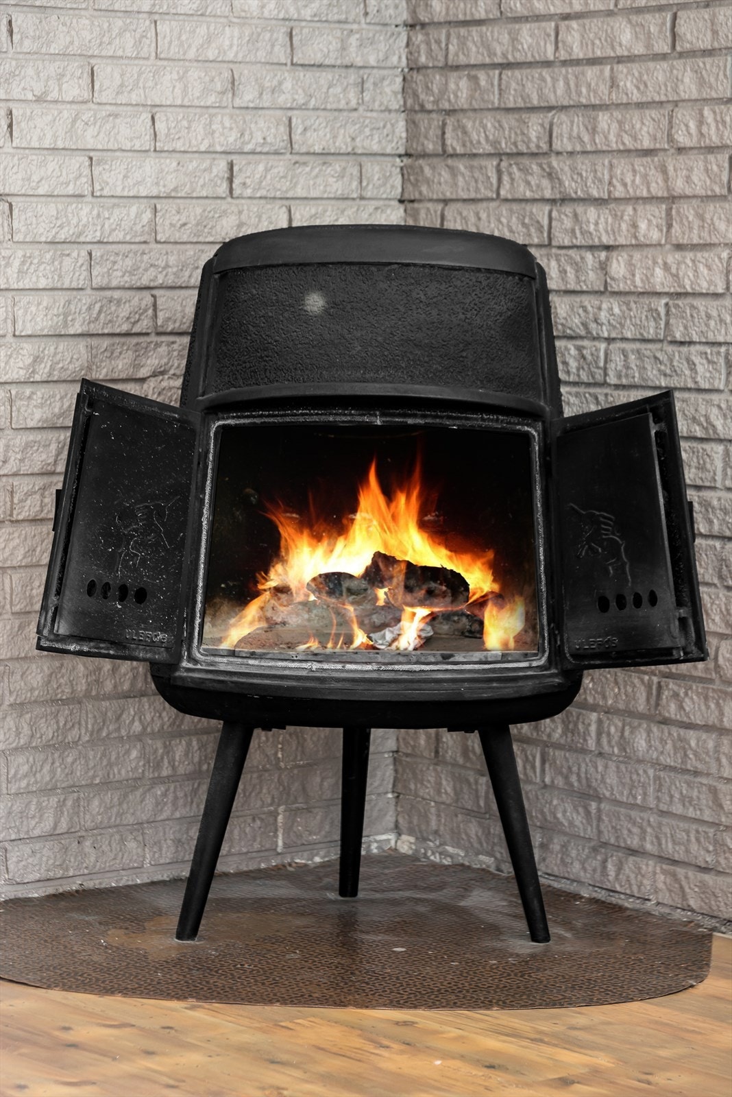 Peisen varmer godt på kalde vinterdager Galleribilde