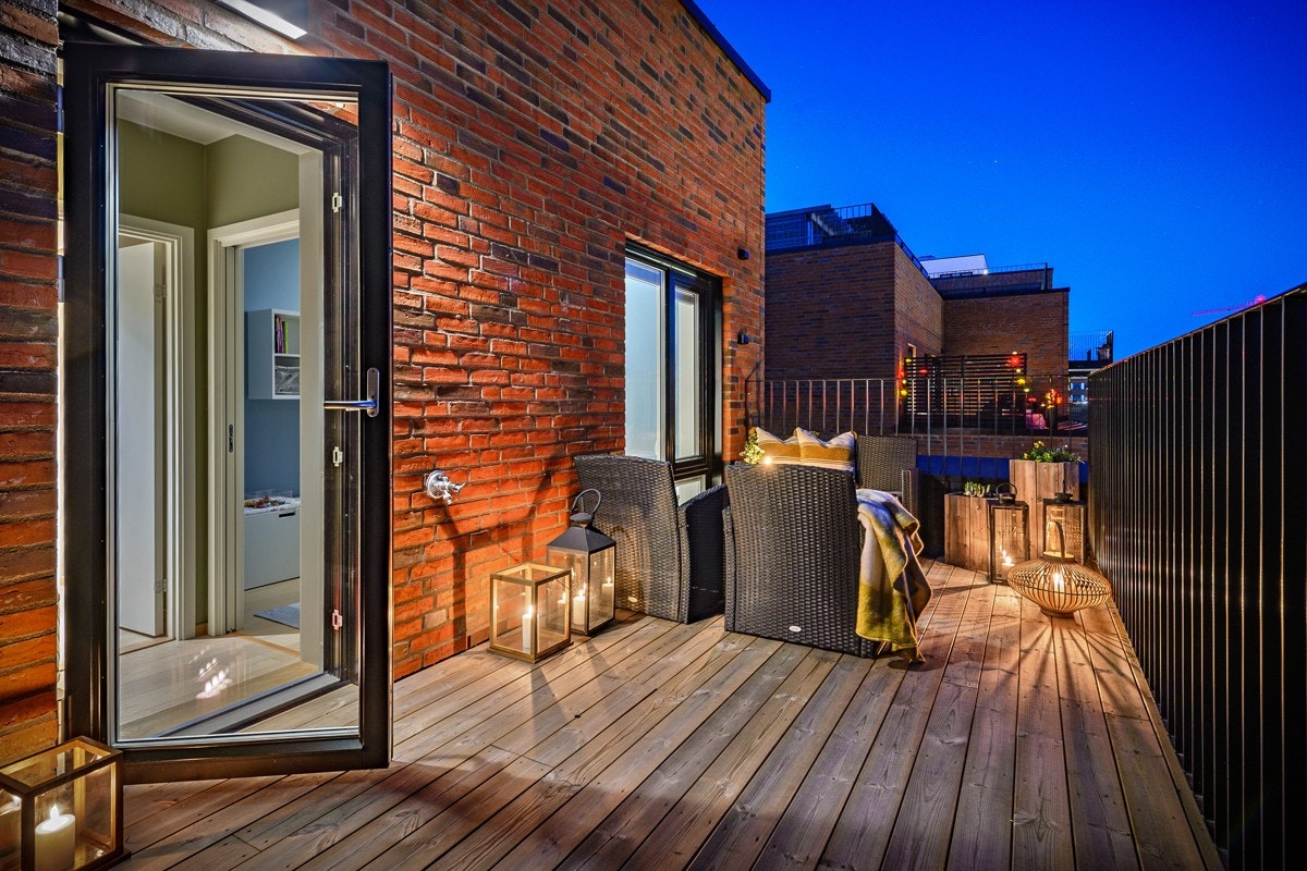 Leiligheten har også to store balkonger på henholdsvis ca. 17 kvm og 8 kvm. Galleribilde