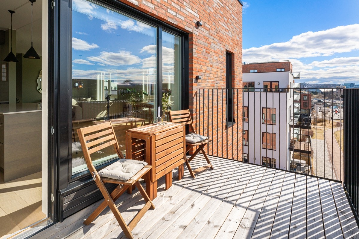 Sydvendt balkong på ca. 8 kvm. Galleribilde