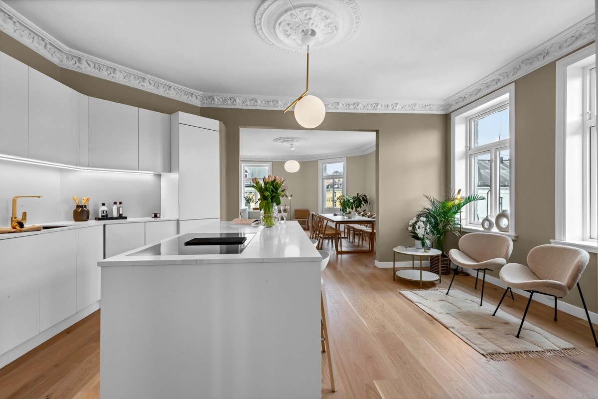 Et romslig rom med mange innredningsmuligheter Galleribilde