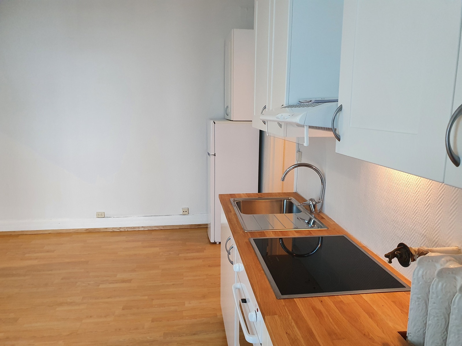 Nyere benkeplate og platetopp Galleribilde