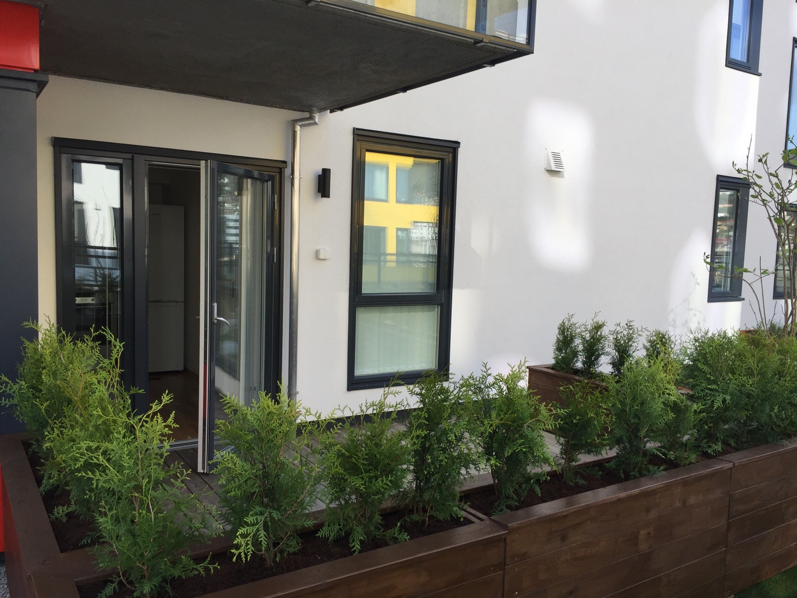 Utgang fra stuen til terasse Galleribilde