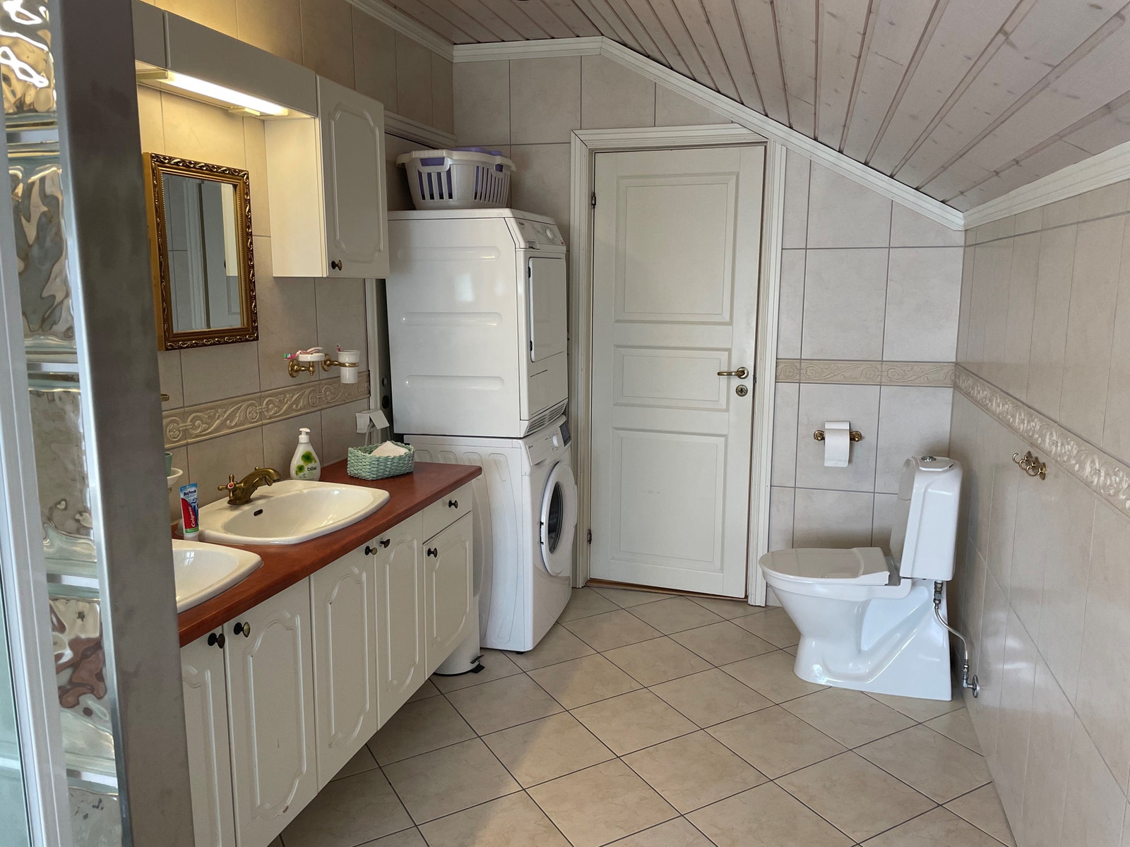 Felles bad Galleribilde