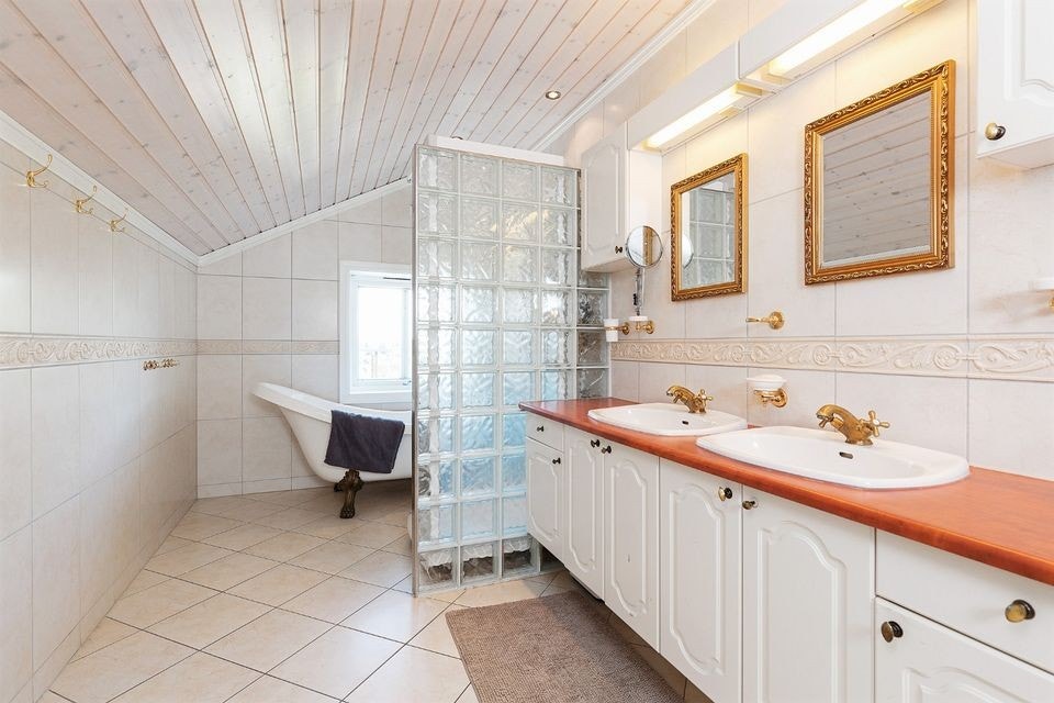 Felles bad Galleribilde