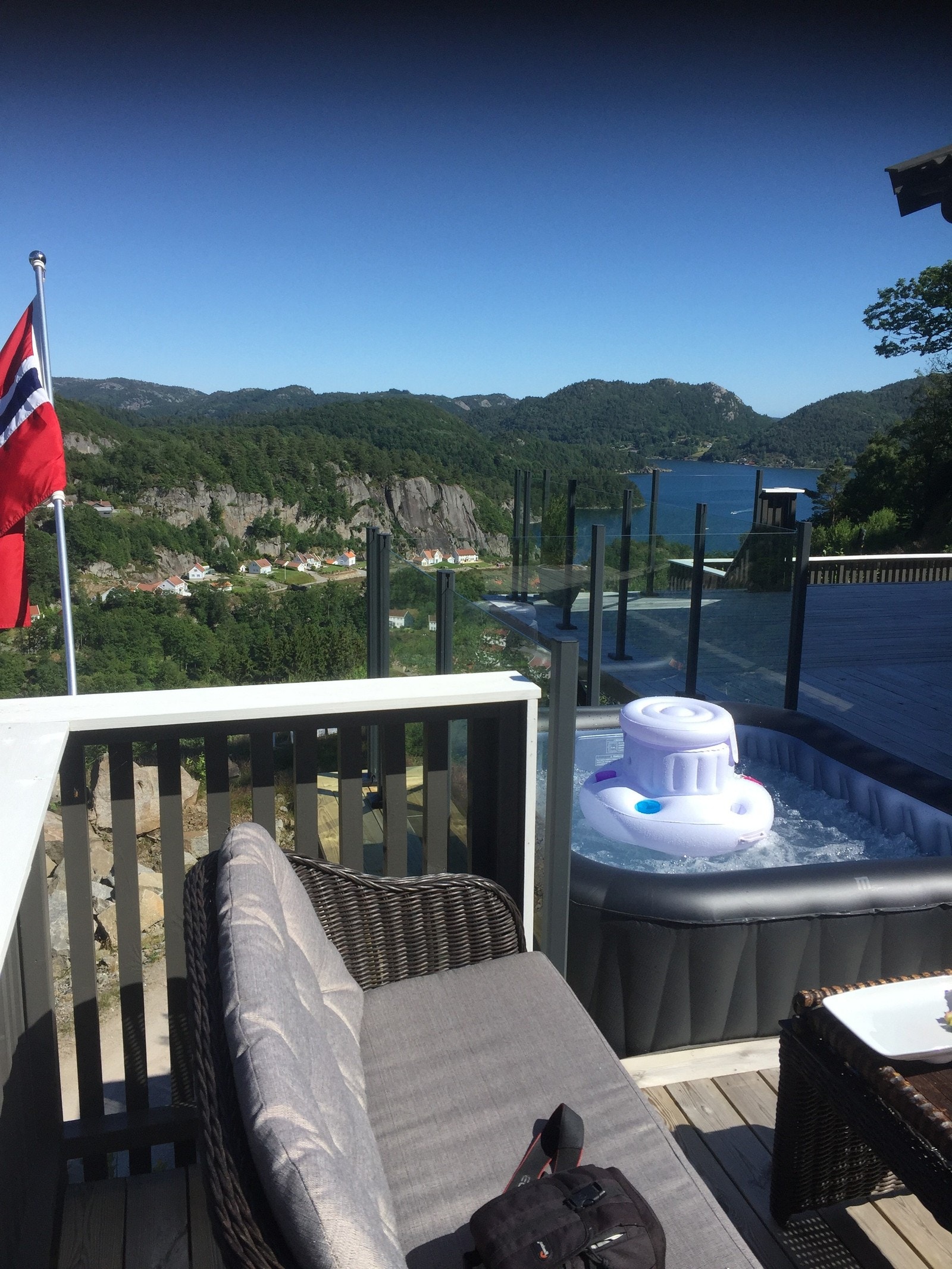 Boblebad på terrassen Galleribilde