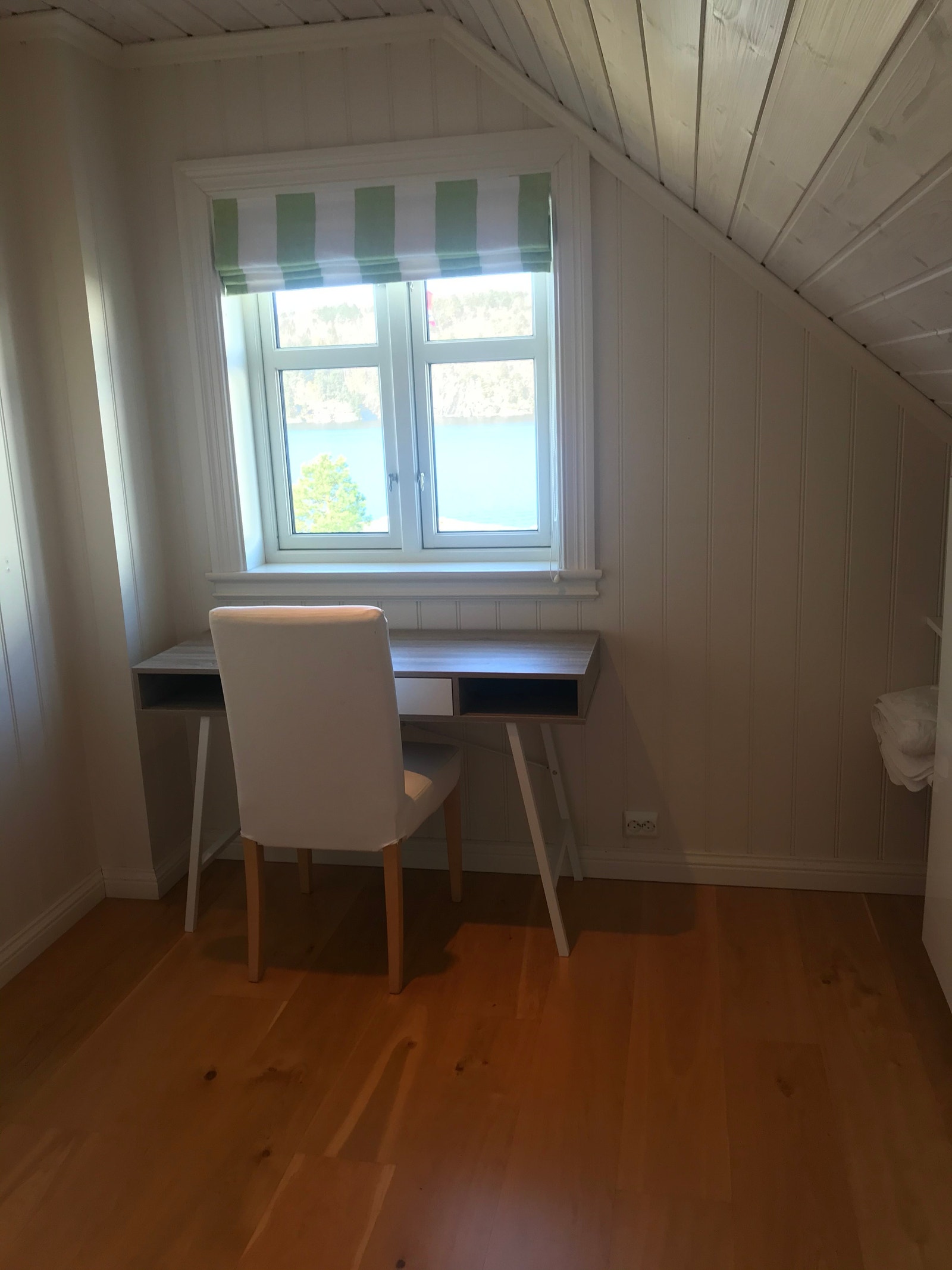 Barnerom/kontor/walk in closet hovedhus Galleribilde