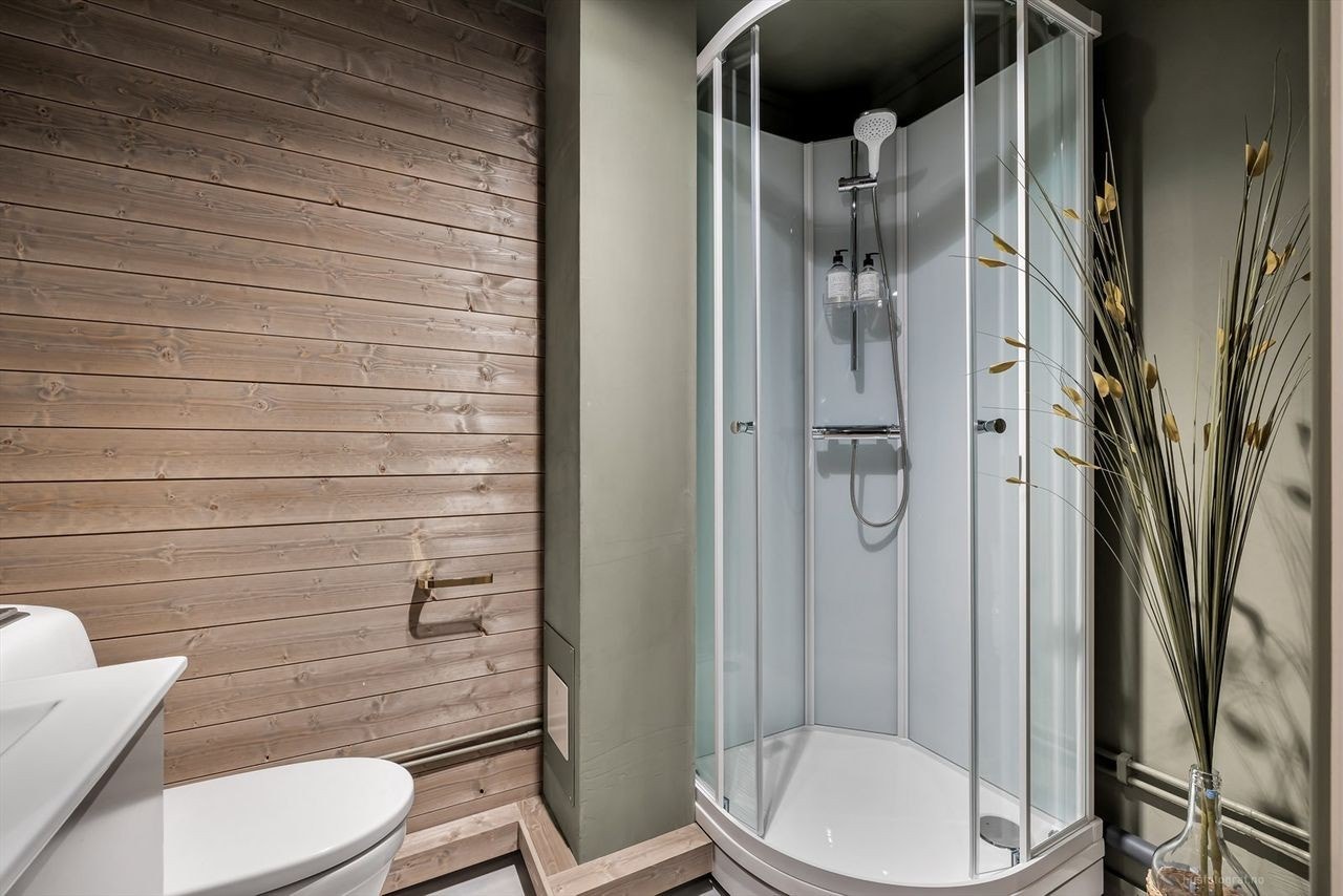 Stort og fint bad som er pusset opp i 2021. Galleribilde