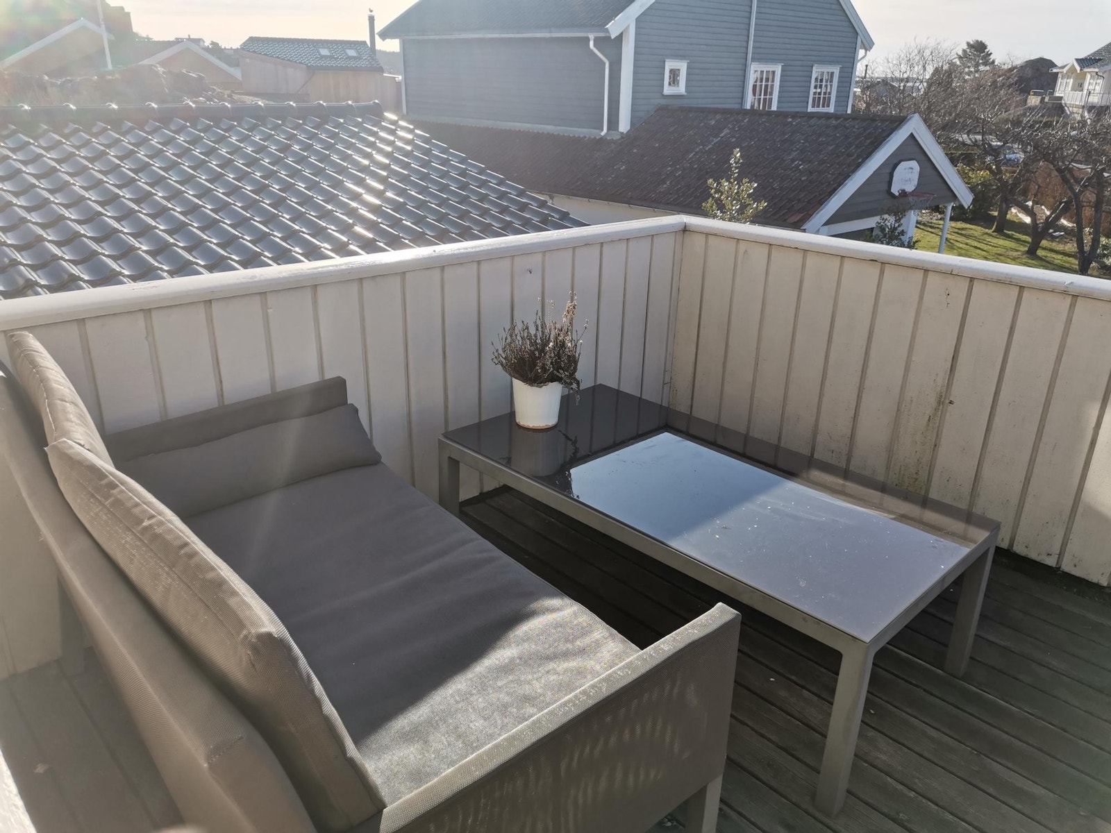 Plass til hagemøbler på balkong Galleribilde