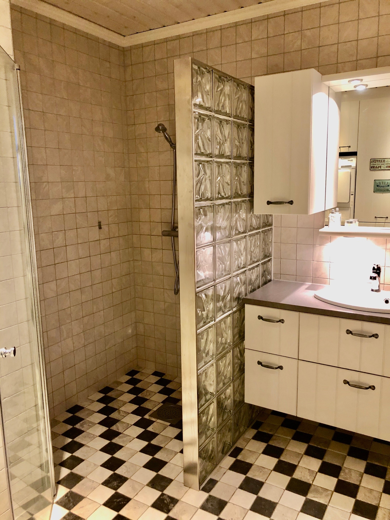 Ekstra stor dusjnisje Galleribilde