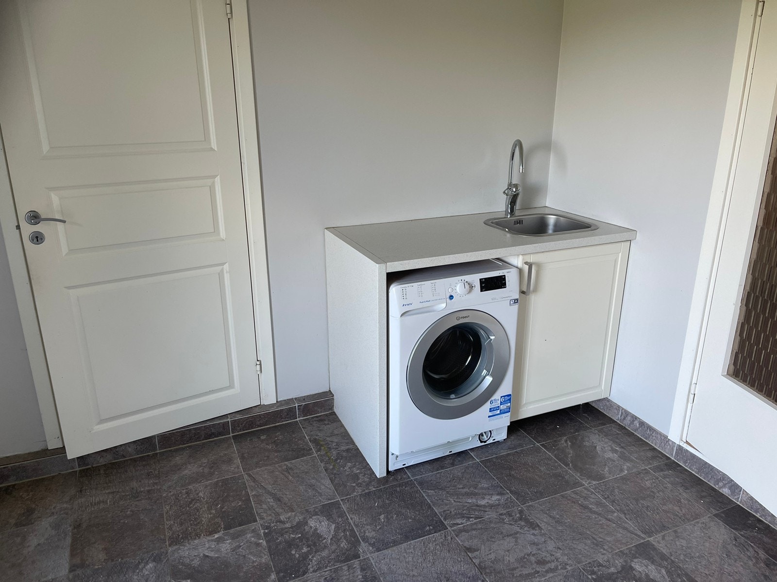 Vaskerom/gang Galleribilde