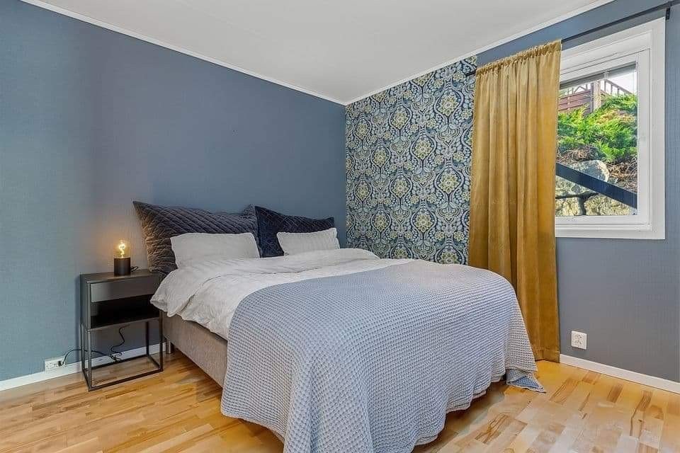 Hovedsoverom med innebygd klesskap. Galleribilde