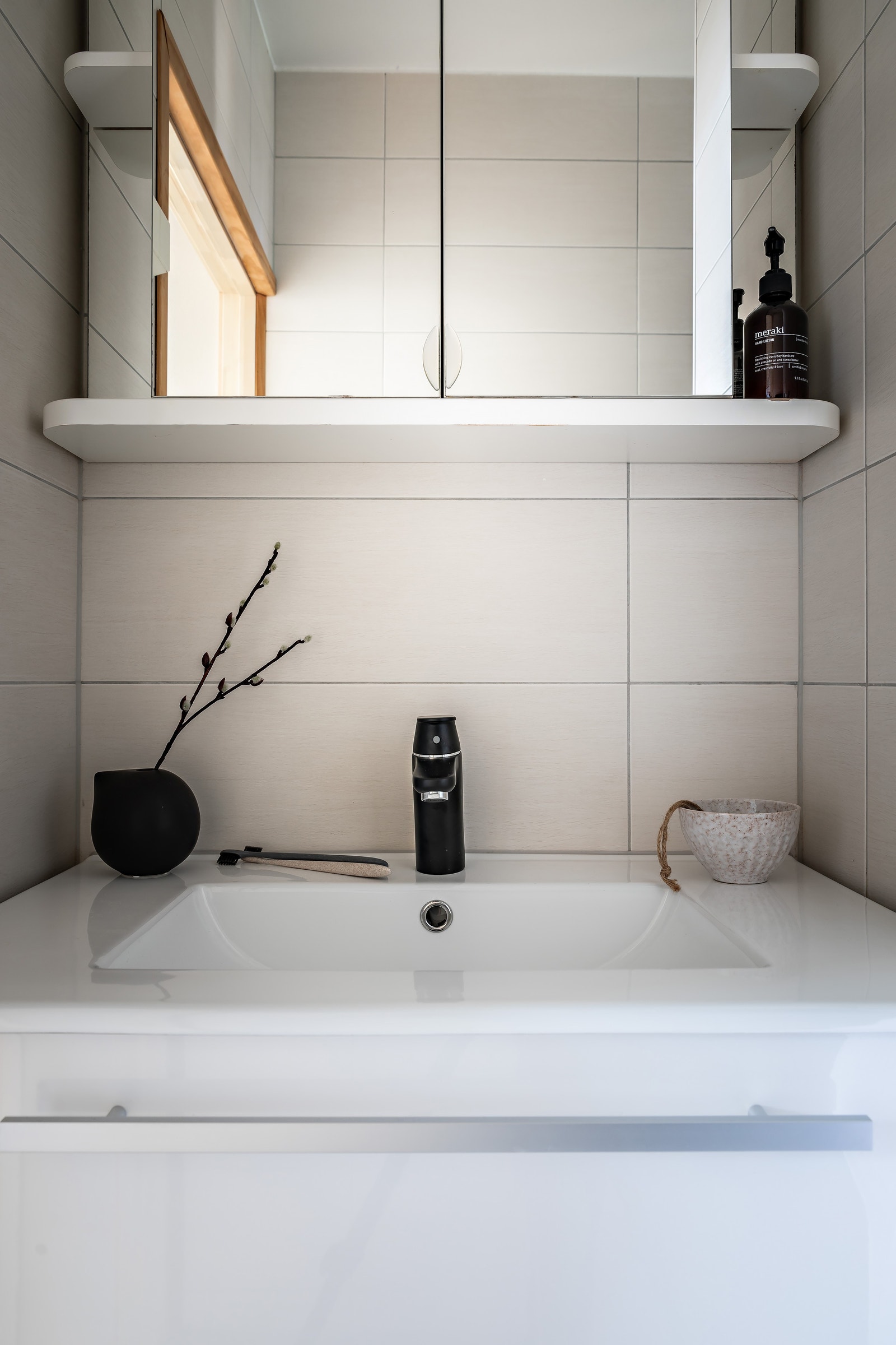 Vask med over- og underskap Galleribilde