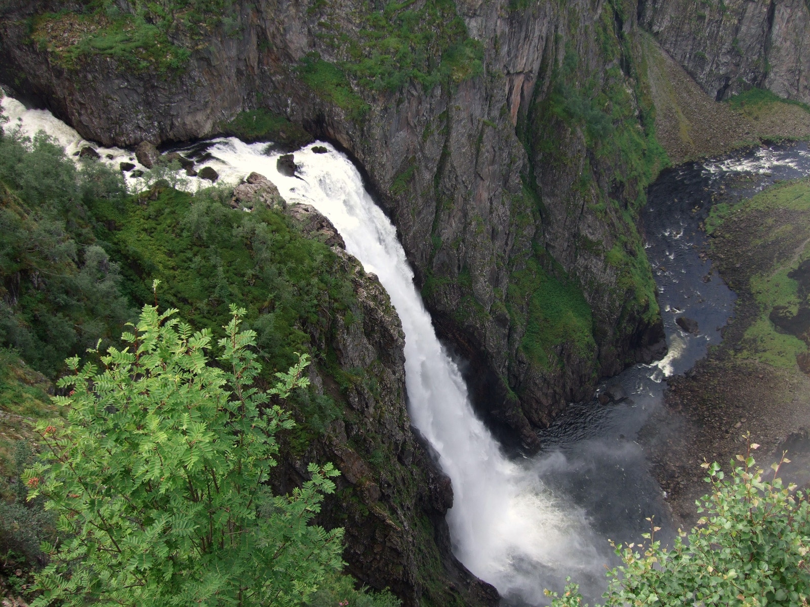 Noen minutters gange ned til fantastiske Vøringsfossen fra Åstestølen. Galleribilde