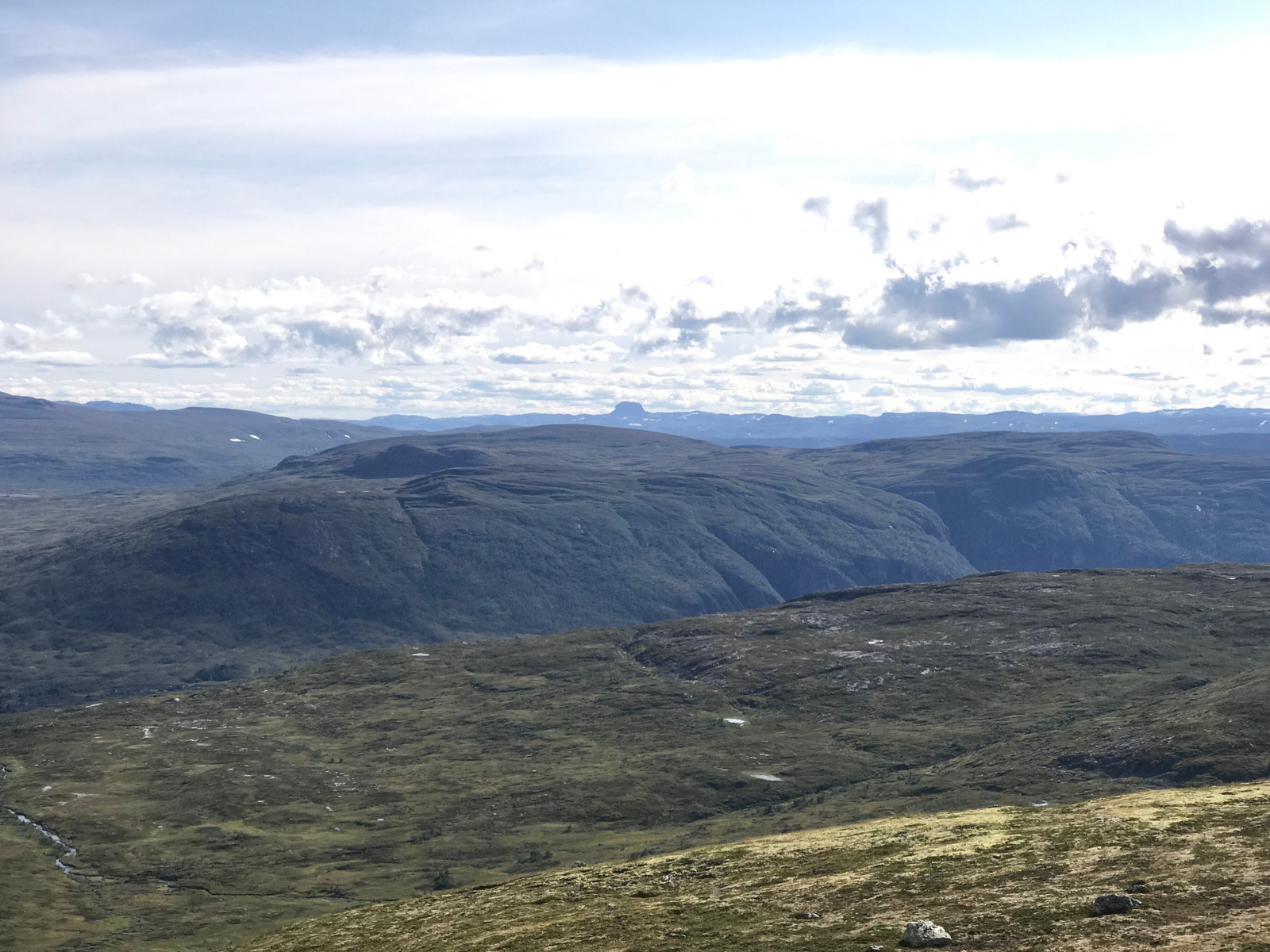 Utsikt mot Hårteigen fra Store Ishaug. Galleribilde