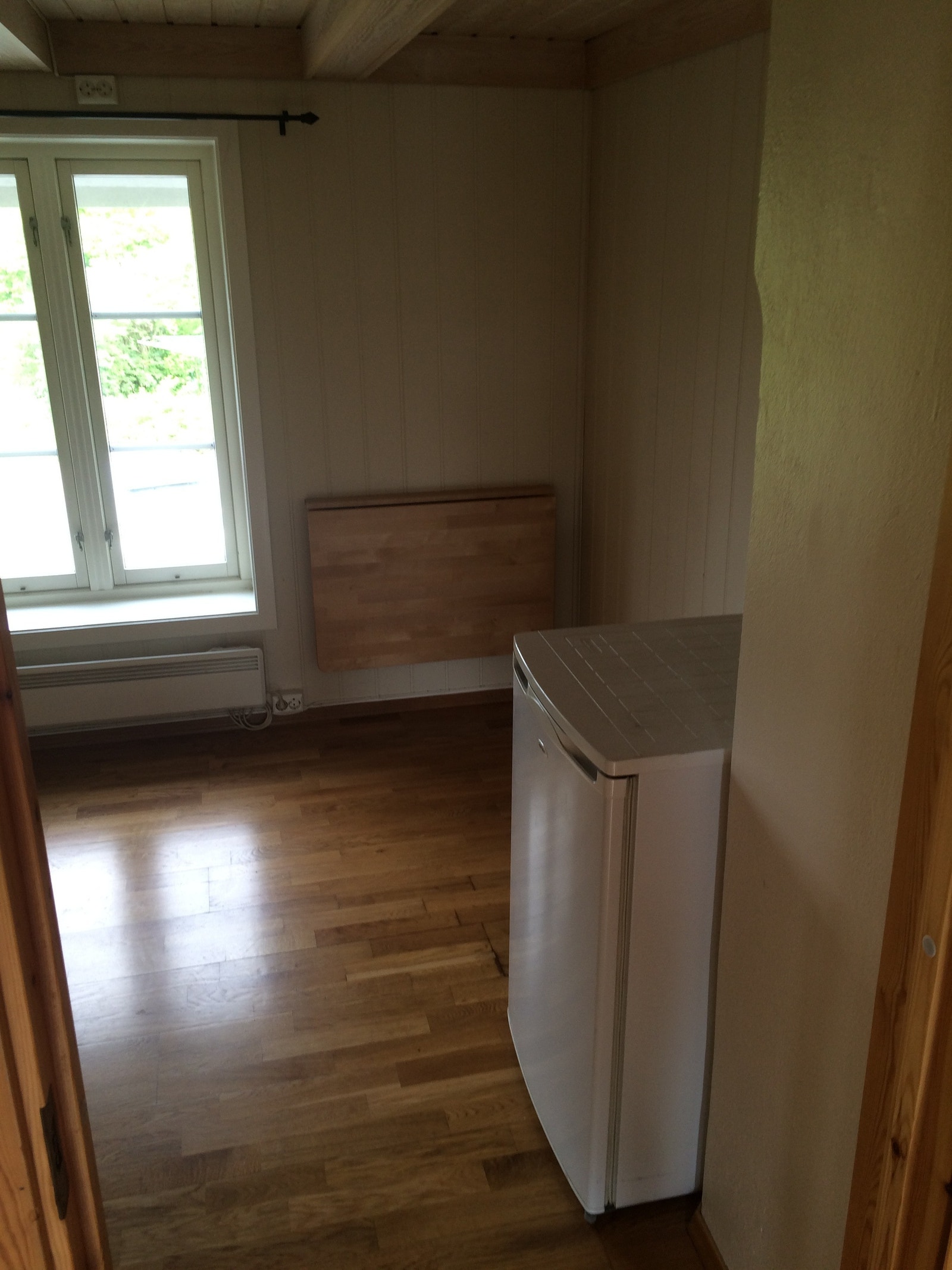 Hybel C/D - 22,4 m2 i andre etasje -Hybel som består av to rom. Fin mulighet til å ha soverom og stue. 5200 kr pr mnd inkl strøm og internett - UTLEID Galleribilde