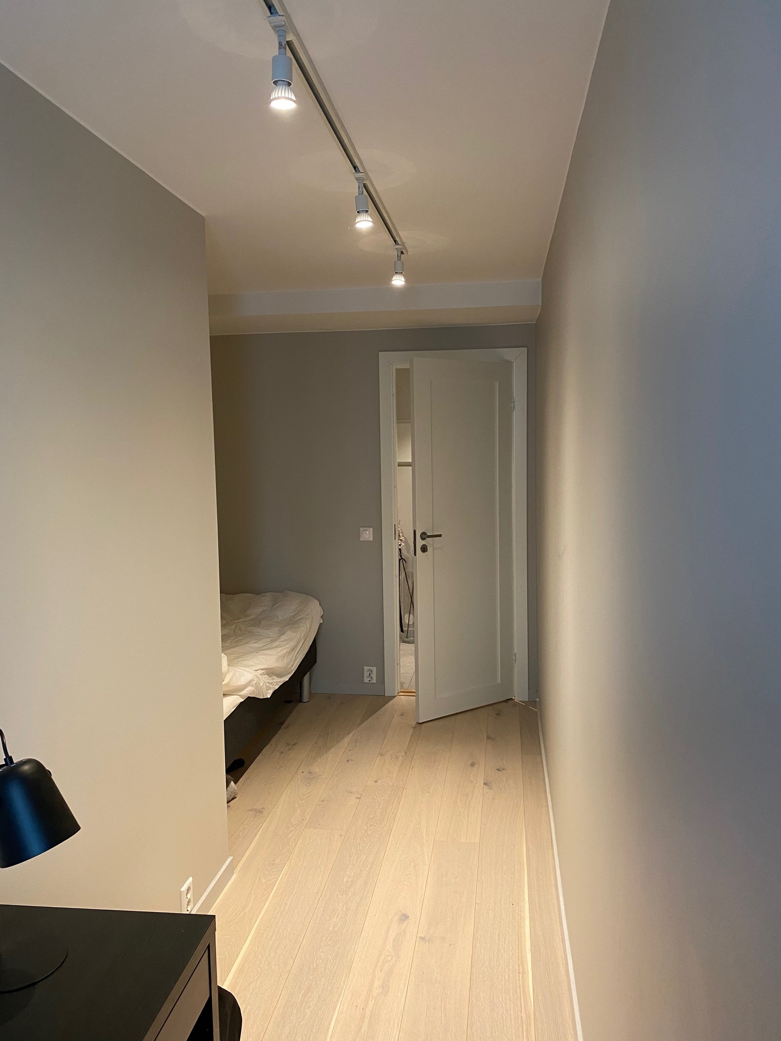 Soverom 3: Seng kan både plasseres under vinduet eller som på bildet. Galleribilde