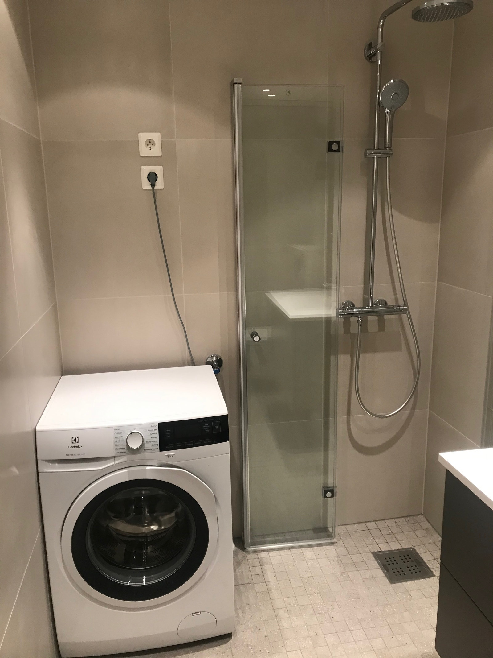 Plass til både vaskemaskin og tørketrommel. Galleribilde