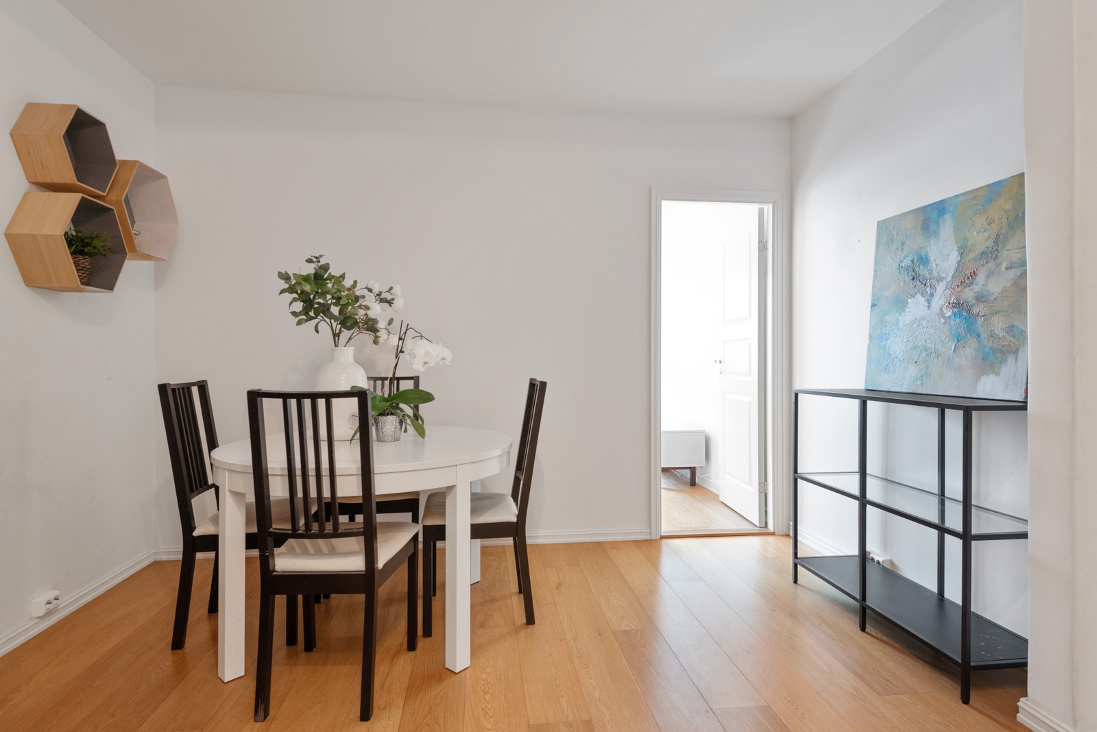 God plass til sittegrupper. Galleribilde