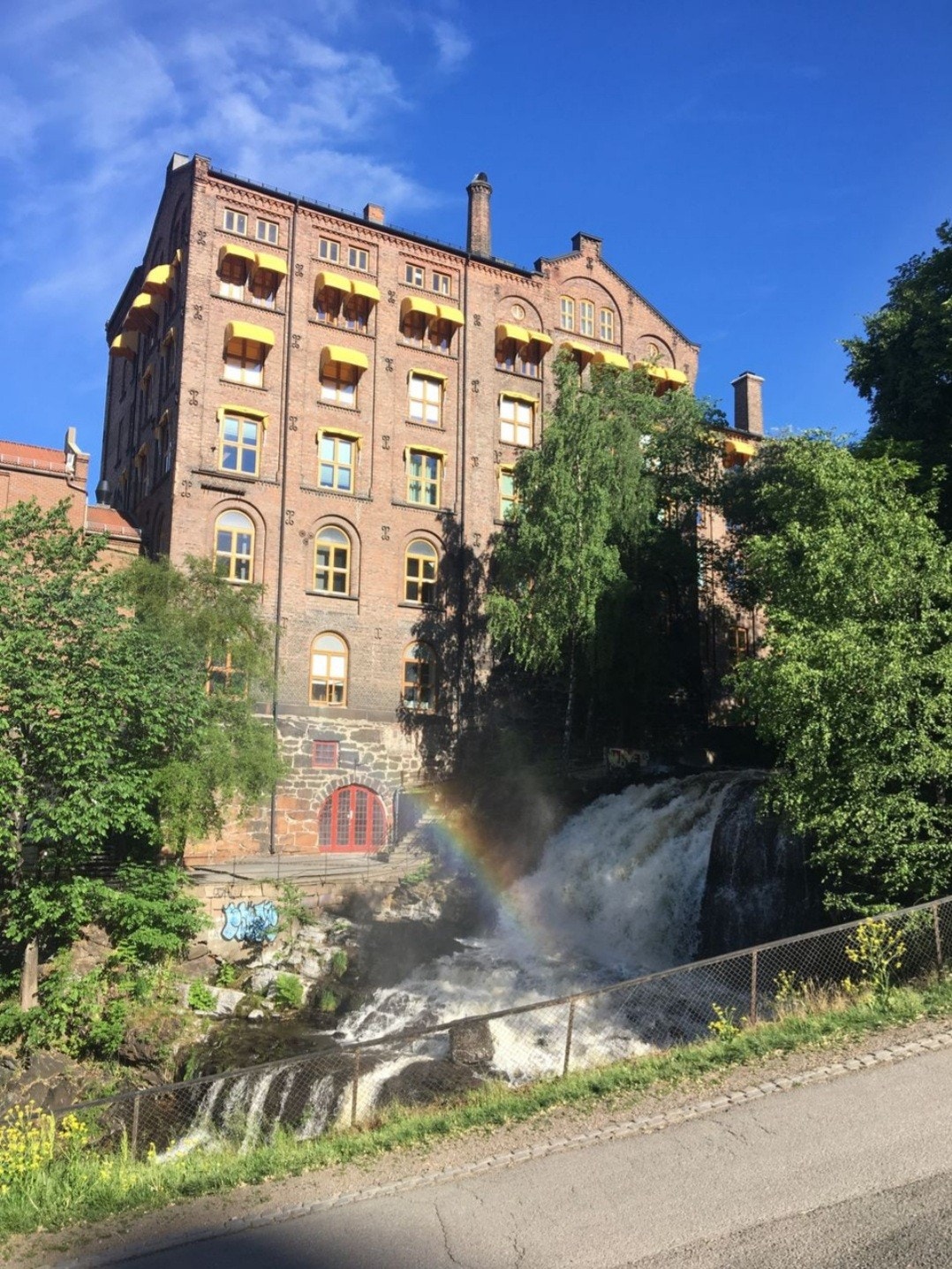 Just around the corner Galleribilde