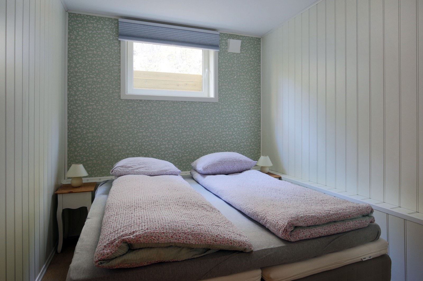 soverom 1 med dobbeltseng/bedroom 1 with double bed Galleribilde